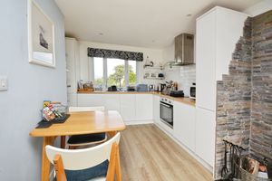 Studio kitchen- click for photo gallery